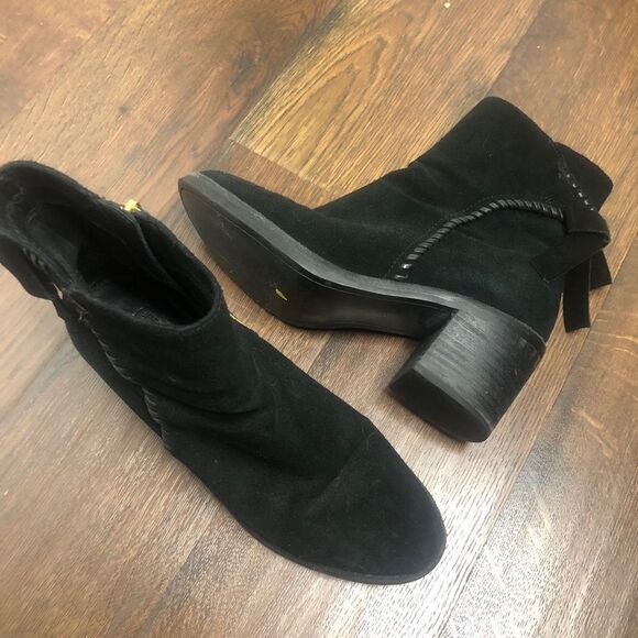 Ugg Fiase Whipstitched Suede‎ Leather Bow Boots 9.5 Heeled Booties Ankle Black - Picture 2 of 9